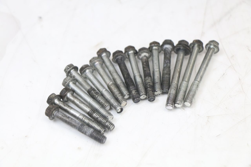 photo de CARTER BAS MOTEUR SUZUKI GSX F GSXF 650 (2007 - 2015) - Détails caractéristiques