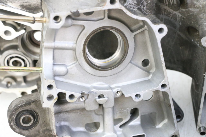 photo de CARTER BAS MOTEUR SYM ORBIT III 3 4T 50 (2018 - 2021) - Aperçu profil