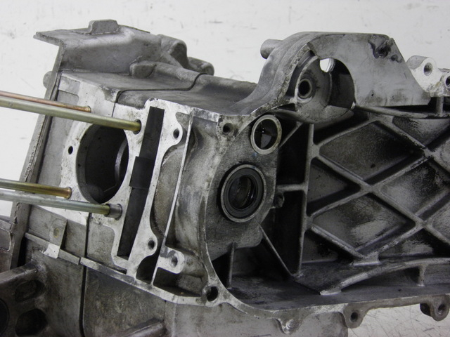 photo de CARTER BAS MOTEUR SYM SYMPLY 4T 50 (2012 - 2015) - Marquages et références