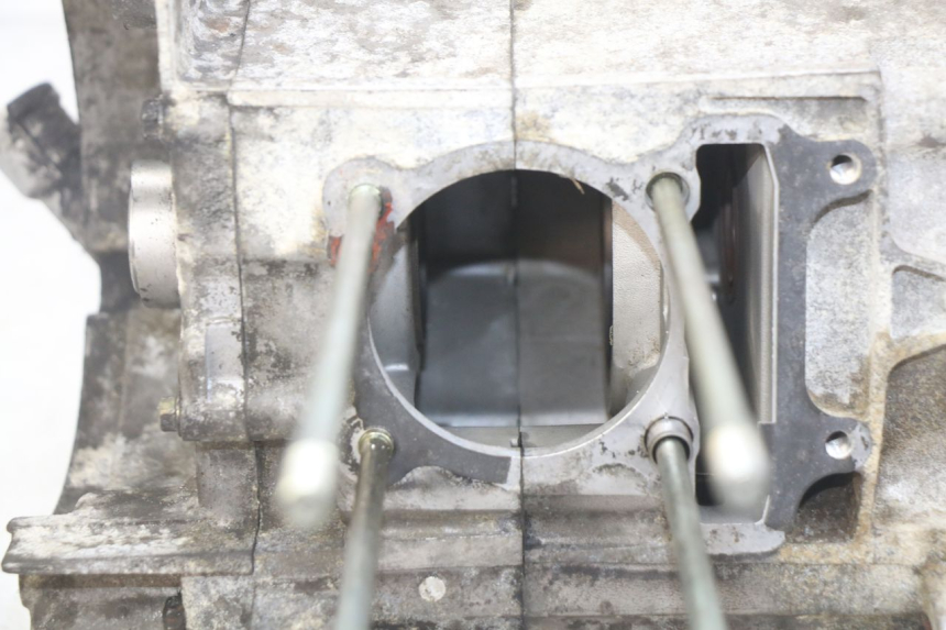 photo de CARTER BAS MOTEUR SYM SYMPHONY 125 (2009 - 2015) - Autre angle de vue