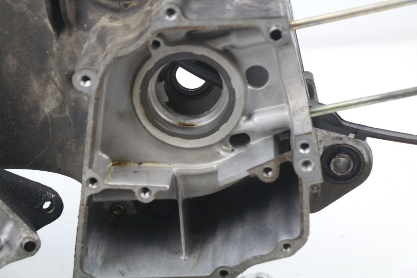 photo de CARTER BAS MOTEUR SYM SYMPHONY 50 (2009 - 2015) - Vue rapprochée