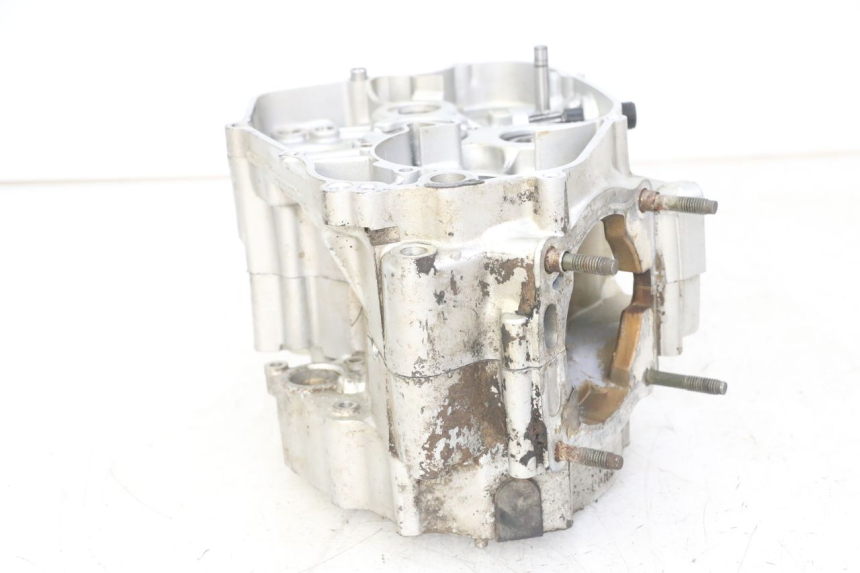 photo de CARTER BAS MOTEUR YAMAHA TDR DELTABOX 125 (1997 - 2003) - Gros plan technique