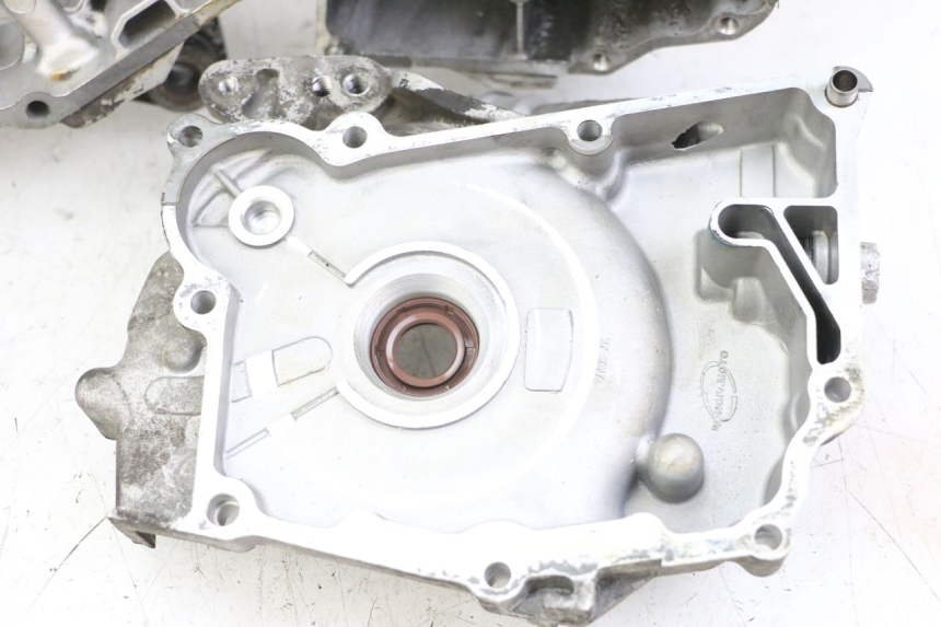 photo de CARTER BAS MOTEUR PEUGEOT TWEET 4T 50 (2018 - 2022) - Points de fixation