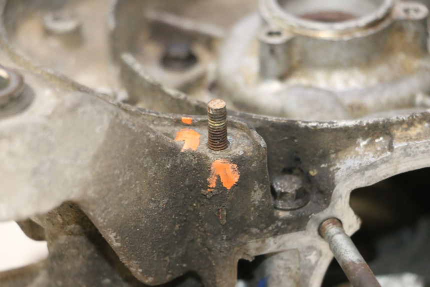photo de CARTER BAS MOTEUR PIAGGIO TYPHOON 50 (2000 - 2009) - Gros plan technique