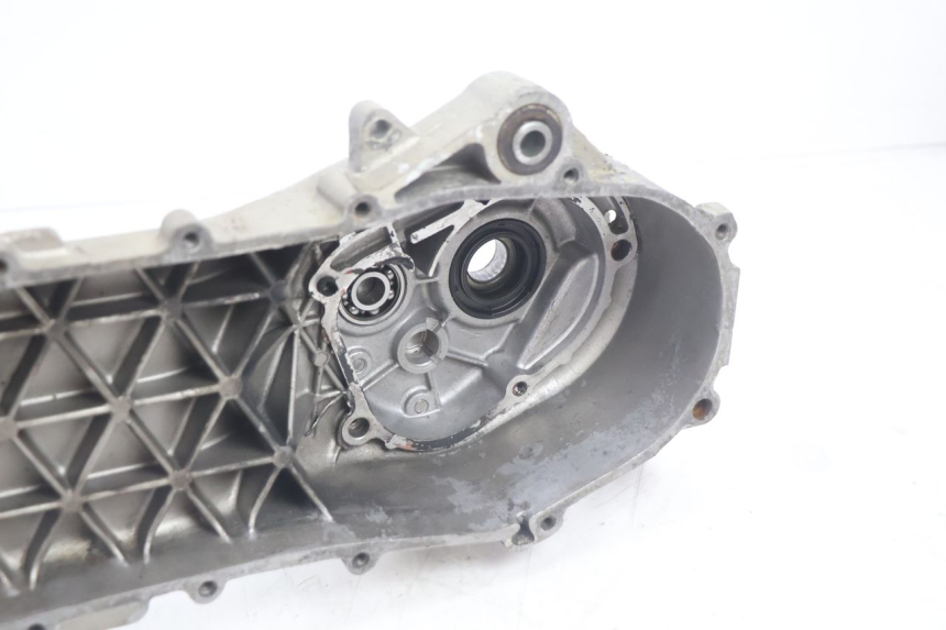 photo de CARTER BAS MOTEUR PIAGGIO TYPHOON 50 (1993 - 1999) - Photo complémentaire