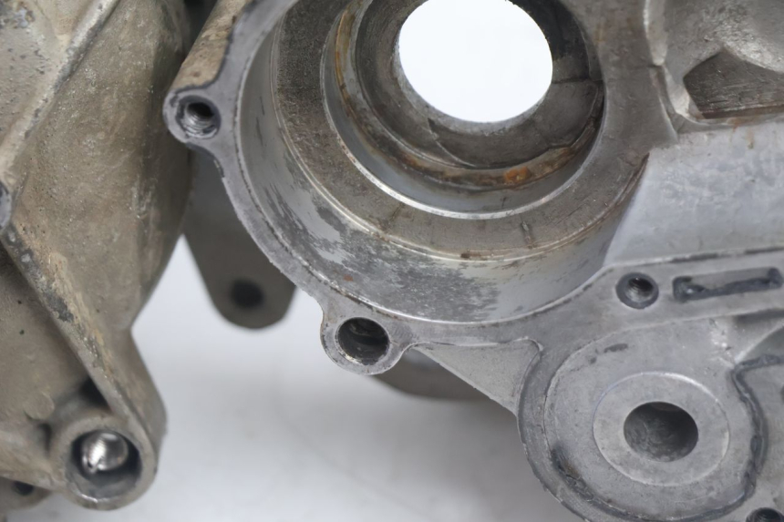 photo de CARTER BAS MOTEUR PIAGGIO TYPHOON 50 (1993 - 1999) - Points de fixation