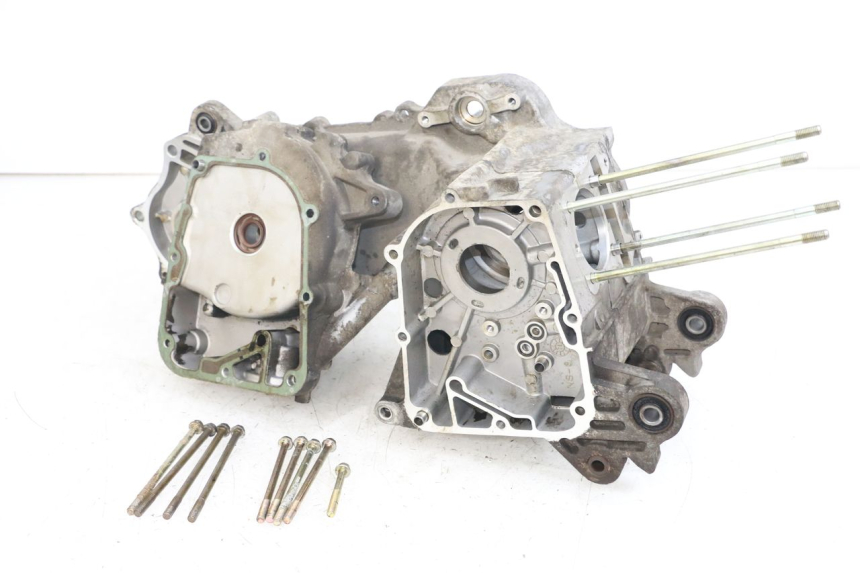 photo de CARTER BAS MOTEUR PEUGEOT V-CLIC VCLIC 50 (2007 - 2013) - Vue rapprochée