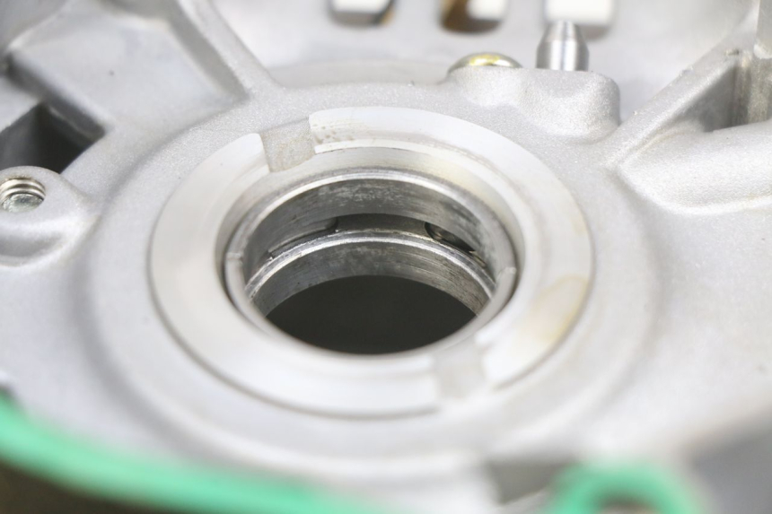 photo de CARTER BAS MOTEUR PIAGGIO VESPA GTS IGET ABS 125 (2017 - 2023) - Focus structure