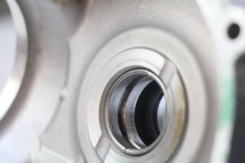 photo de CARTER BAS MOTEUR PIAGGIO VESPA GTS IGET ABS 125 (2017 - 2023) - Détail de la pièce