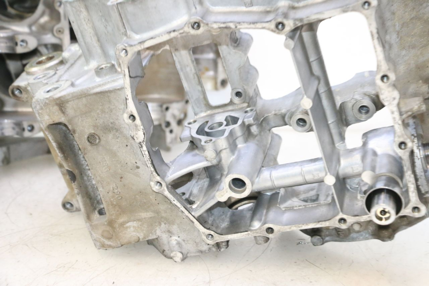 photo de CARTER BAS MOTEUR HONDA VFR FI RC46 800 (1998 - 2001) - État de surface