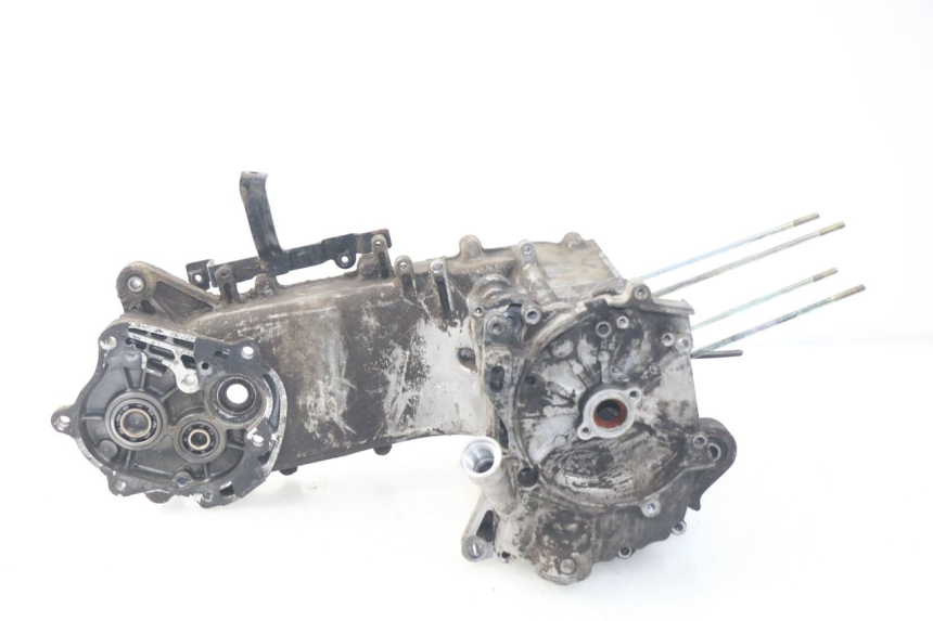 photo de CARTER BAS MOTEUR PEUGEOT VIVACITY NEW 4T 50 (2008 - 2017) - Gros plan technique