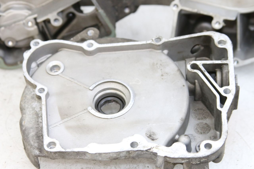 photo de CARTER BAS MOTEUR PEUGEOT VIVACITY 125 (2010 - 2017) - Vue rapprochée