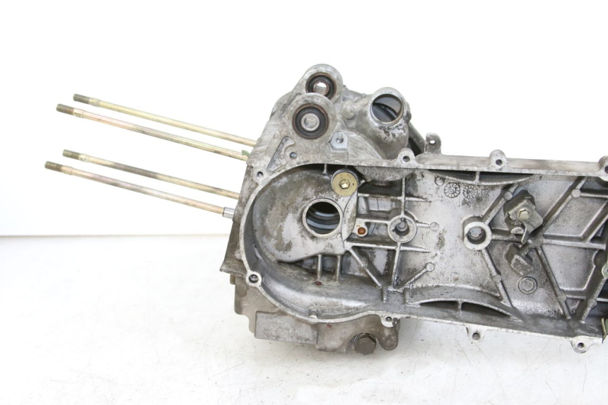 photo de CARTER BAS MOTEUR PEUGEOT VIVACITY 125 (2010 - 2017) - Gros plan technique