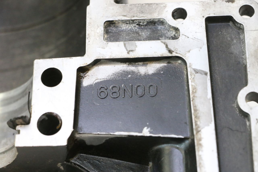photo de CARTER BAS MOTEUR YAMAHA WAVE RUNNER GP R 1200 (2000 - 2003) - Aperçu profil