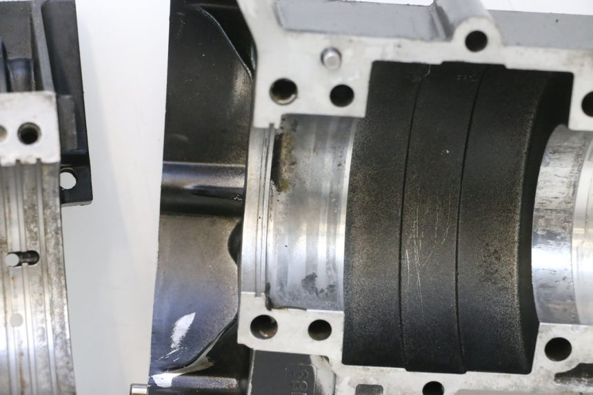photo de CARTER BAS MOTEUR YAMAHA WAVE RUNNER GP R 1200 (2000 - 2003) - État de surface