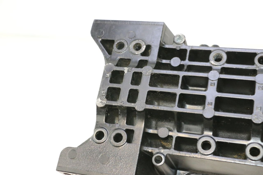photo de CARTER BAS MOTEUR YAMAHA WAVE RUNNER GP R 1200 (2000 - 2003) - Points de fixation
