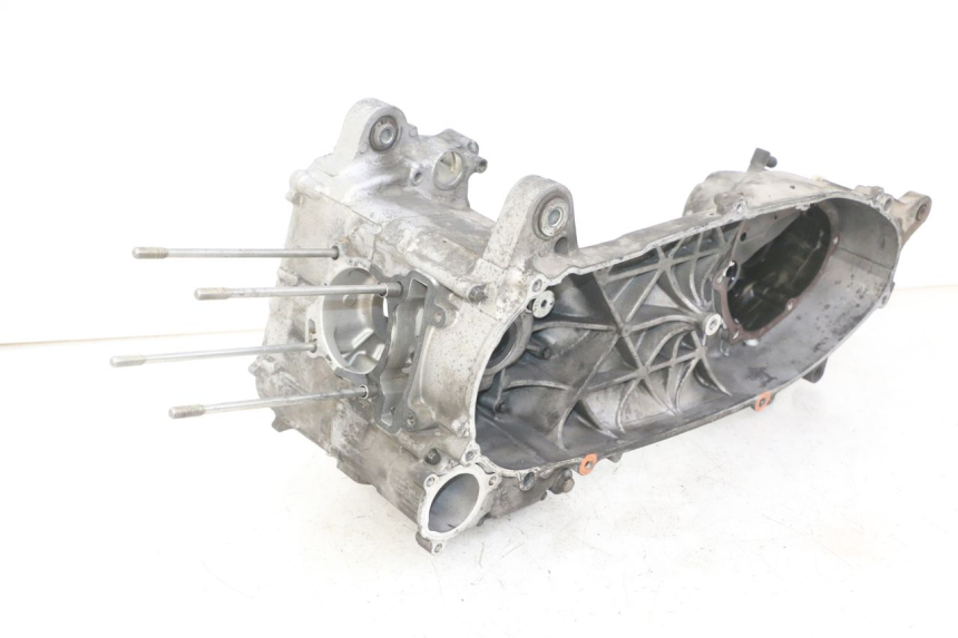 photo de CARTER BAS MOTEUR YAMAHA XMAX X-MAX 125 (2006 - 2009) - Angle alternatif