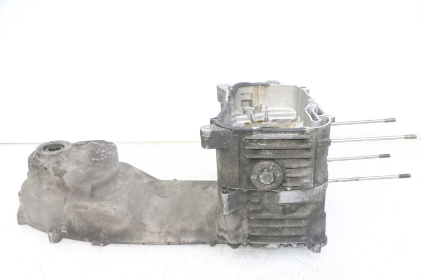 photo de CARTER BAS MOTEUR YAMAHA XMAX X-MAX 125 (2006 - 2009) - Points de fixation