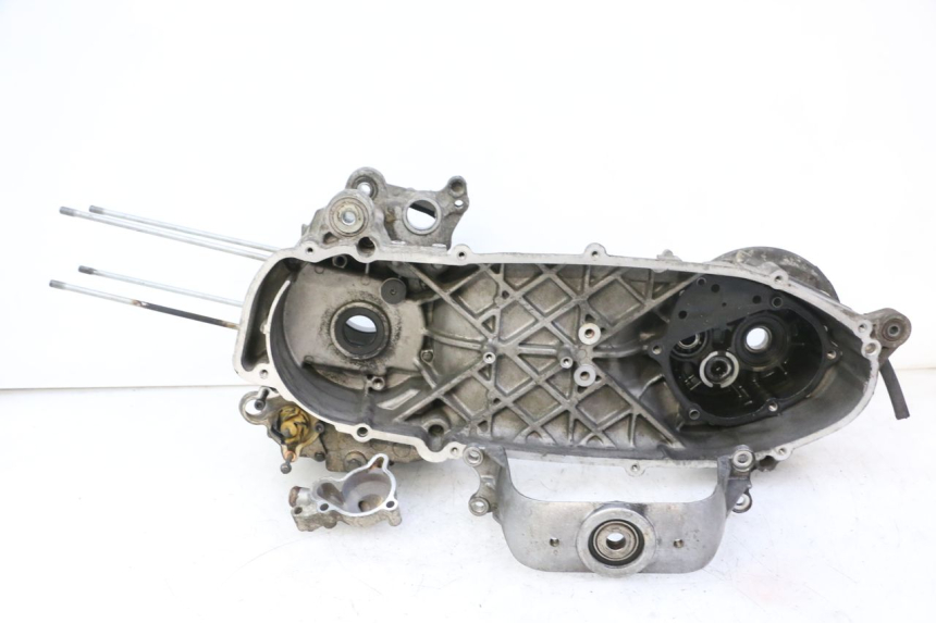 photo de CARTER BAS MOTEUR YAMAHA X-MAX XMAX 250 (2006 - 2009) - Angle alternatif