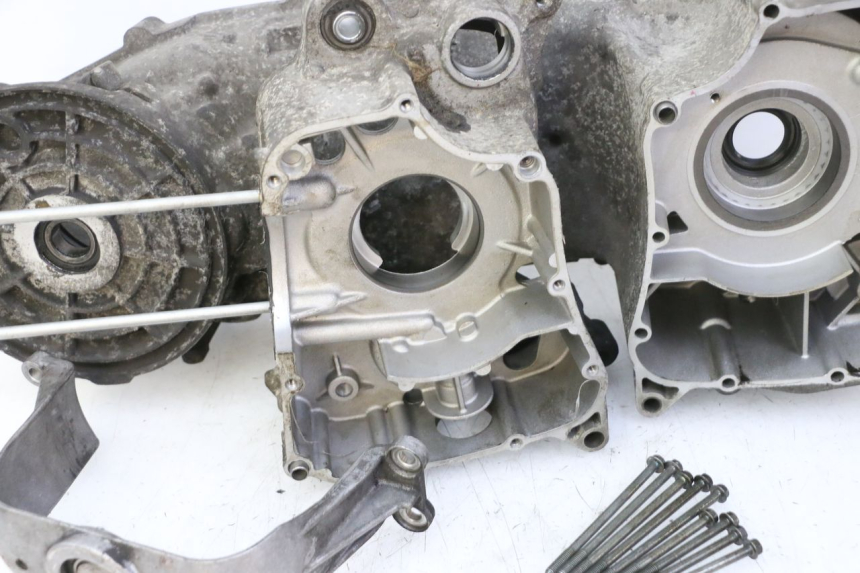 photo de CARTER BAS MOTEUR YAMAHA X-MAX XMAX 250 (2006 - 2009) - Aperçu profil