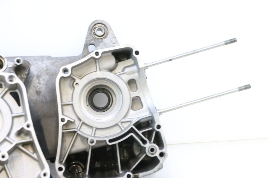 photo de CARTER BAS MOTEUR YAMAHA X-MAX XMAX 125 (2010 - 2013) - Zoom état d’usage
