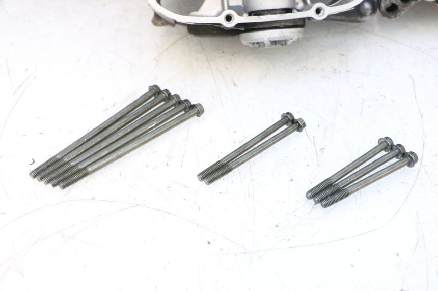 photo de CARTER BAS MOTEUR YAMAHA X-MAX XMAX 125 (2010 - 2013) - Autre angle de vue