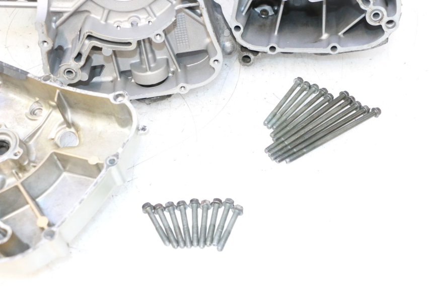 photo de CARTER BAS MOTEUR YAMAHA XMAX X-MAX 125 (2006 - 2009) - Zoom état d’usage