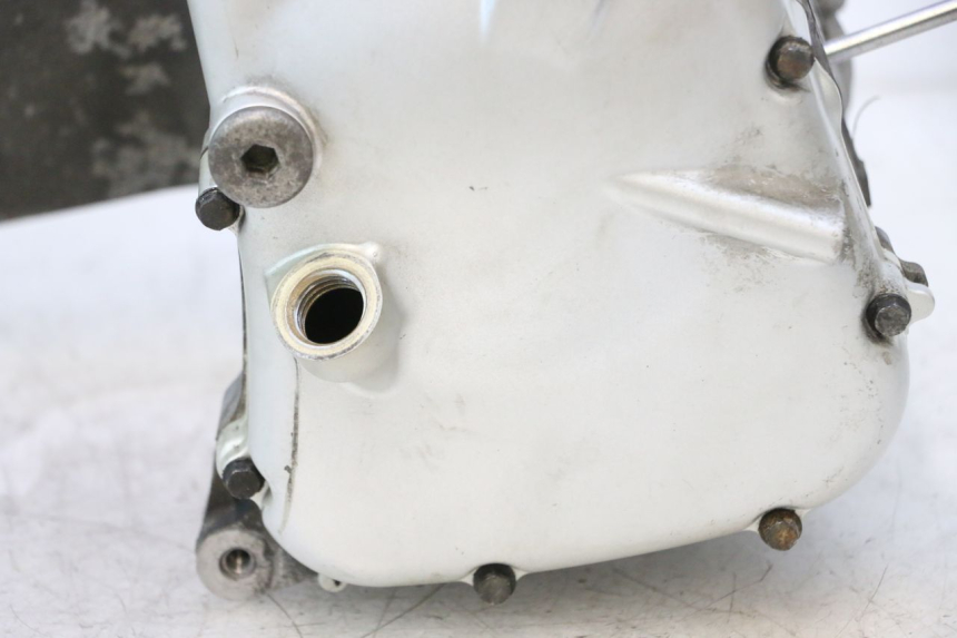 photo de CARTER BAS MOTEUR YAMAHA XMAX X-MAX 125 (2006 - 2009) - Points de fixation