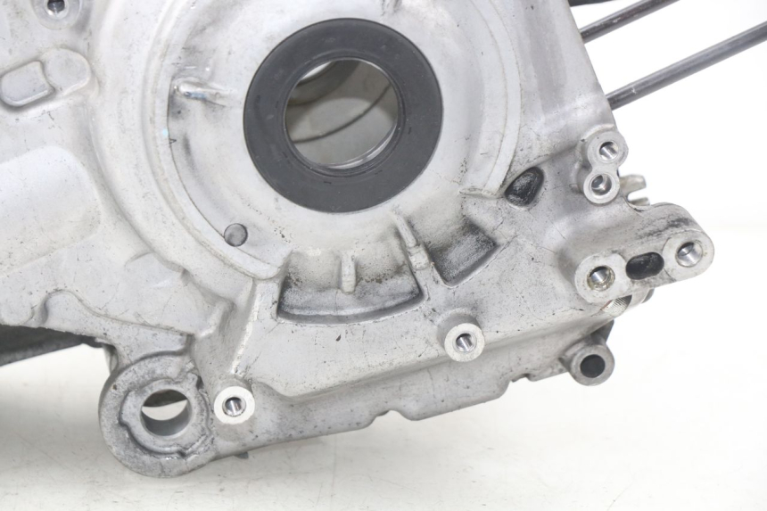 photo de CARTER BAS MOTEUR YAMAHA XP T-MAX TMAX 500 (2008 - 2012) - Détails caractéristiques