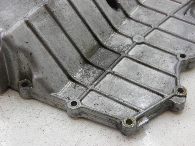 photo de CARTER BAS MOTEUR YAMAHA FJR 1300 (2004 - 2005) - Gros plan technique