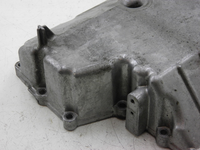 photo de CARTER BAS MOTEUR YAMAHA FJR 1300 (2004 - 2005) - Points de fixation