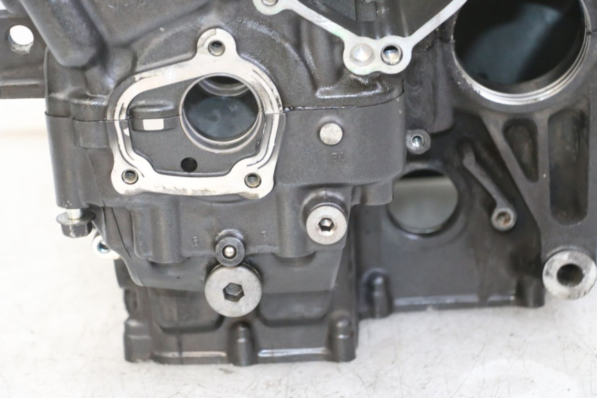 photo de CARTER BAS MOTEUR YAMAHA FZ1 FAZER 1000 (2007 - 2009) - Détails caractéristiques