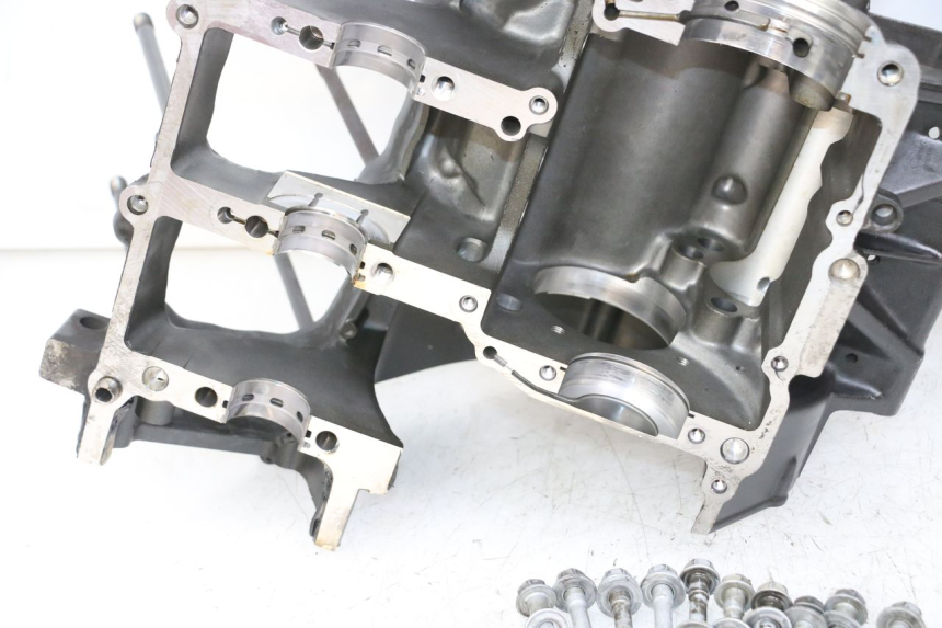 photo de CARTER BAS MOTEUR YAMAHA FZ1 FAZER 1000 (2007 - 2009) - Gros plan technique