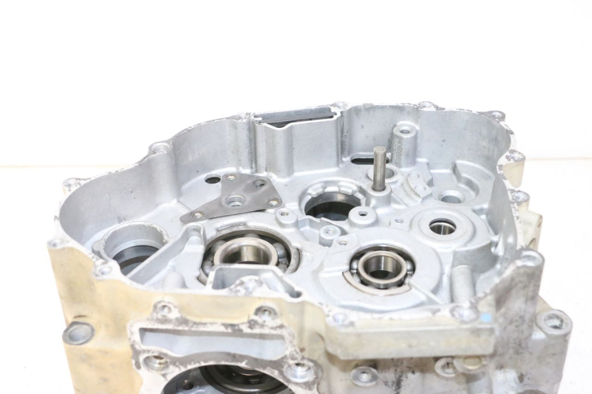 photo de CARTER BAS MOTEUR YAMAHA YFM R RAPTOR 250 (2008 - 2014) - Gros plan technique