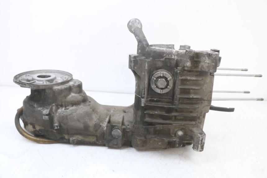 photo de CARTER BAS MOTEUR YAMAHA YP MAJESTY 125 (2002 - 2006) - Vue rapprochée