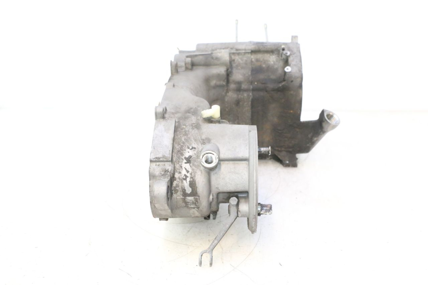 photo de CARTER BAS MOTEUR YAMAHA YP MAJESTY 125 (1998 - 2001) - Gros plan technique