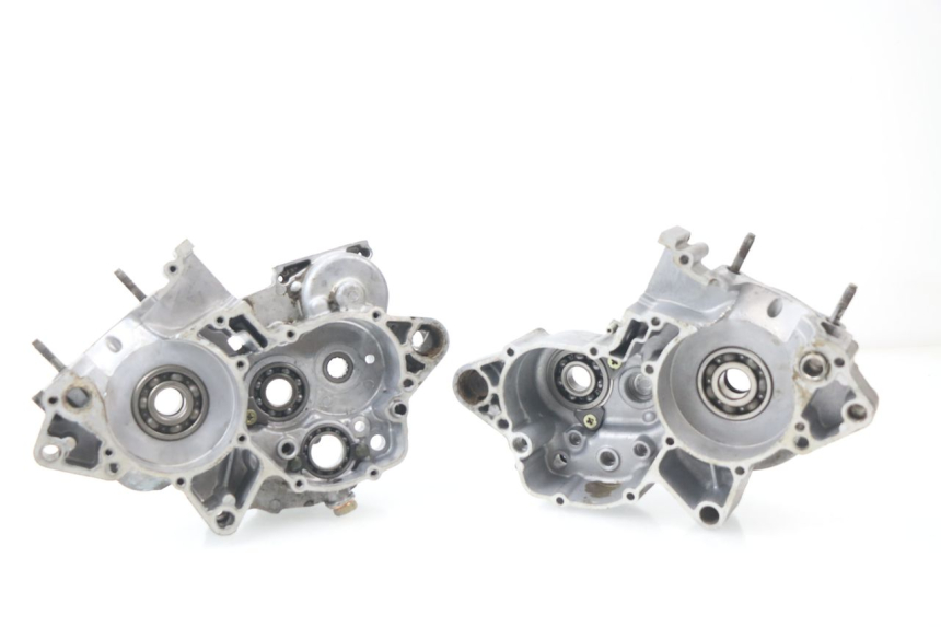 photo de CARTER BAS MOTEUR YAMAHA YZ 125 (1998 - 2005) - Gros plan technique