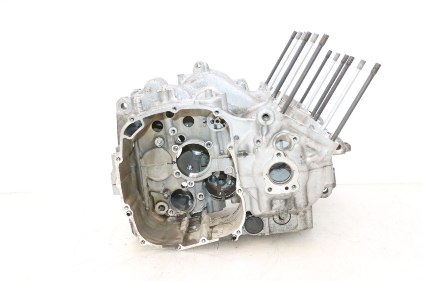 photo de CARTER BAS MOTEUR YAMAHA YZF R GENESIS 750 (1993 - 1998) - Zoom composants