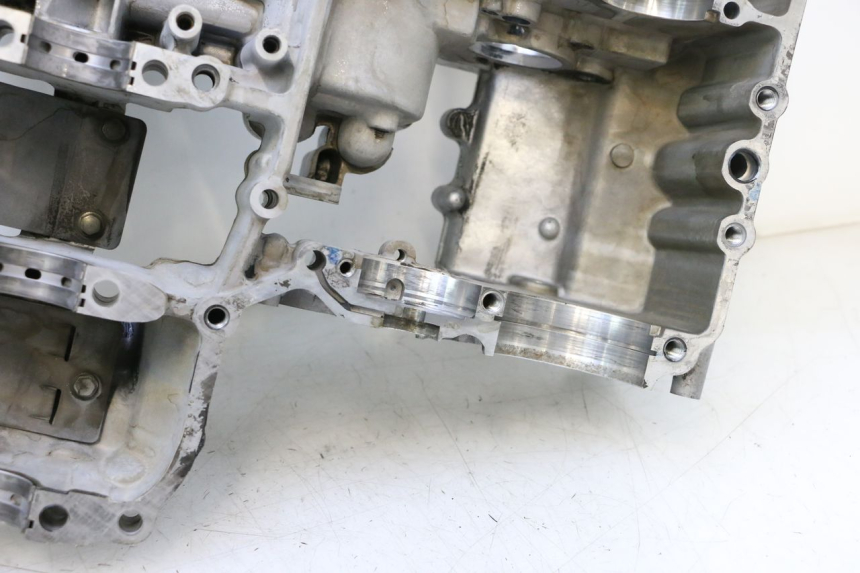 photo de CARTER BAS MOTEUR YAMAHA YZF R GENESIS 750 (1993 - 1998) - Autre angle de vue