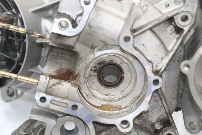 photo de CARTER BAS MOTEUR PIAGGIO ZIP 2T 50 (2009 - 2019) - Gros plan technique