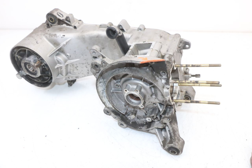 photo de CARTER BAS MOTEUR PIAGGIO ZIP 2T 50 (2009 - 2019) - État de surface