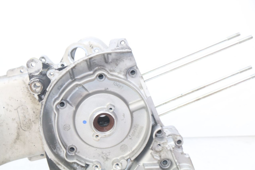 photo de CARTER BAS MOTEUR PIAGGIO ZIP 4T 50 (2018 - 2020) - Vue rapprochée