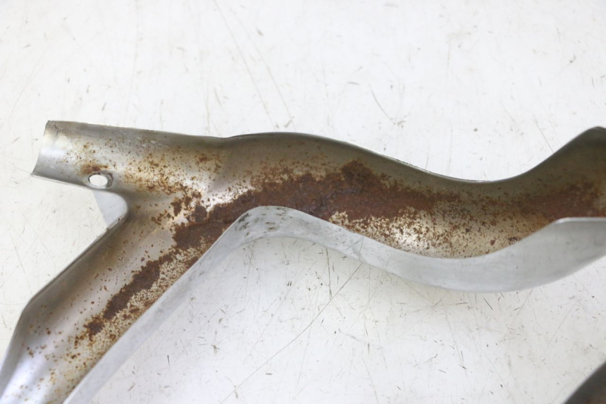 photo de Exhaust cover HYOSUNG GV AQUILA 125 (2000 - 2009) - Autre angle de vue