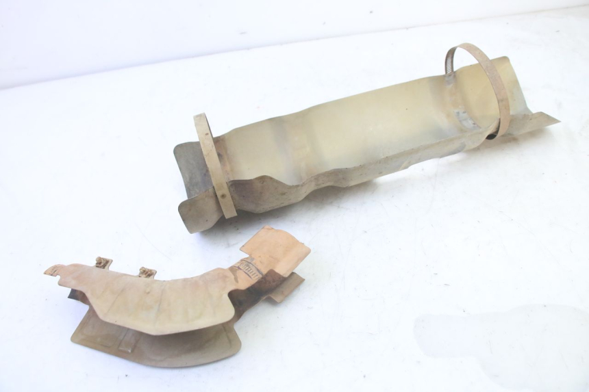 photo de CARTER ECHAPPEMENT YAMAHA YFM GRIZZLY 550 (2008 - 2015) - Détail de la pièce