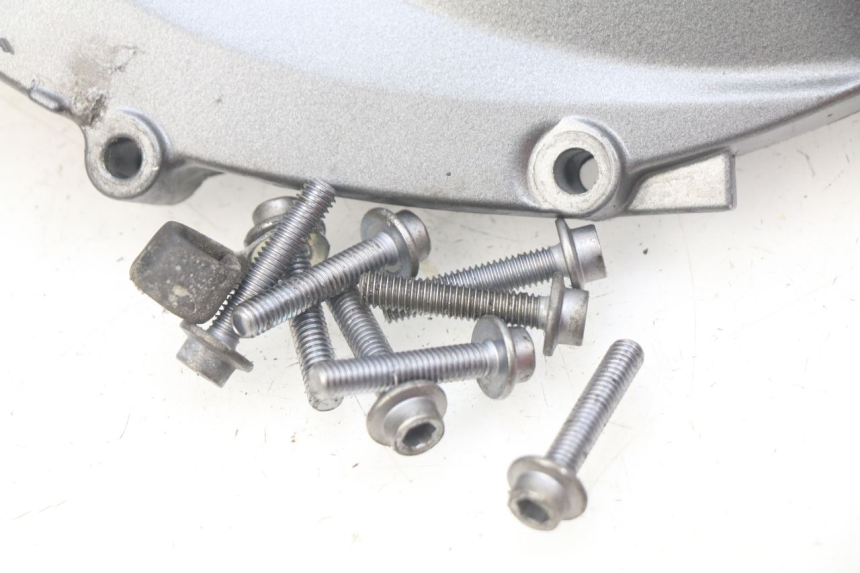 photo de CARTER EMBRAYAGE YAMAHA FJR ABS 1300 (2006 - 2012) - Gros plan technique