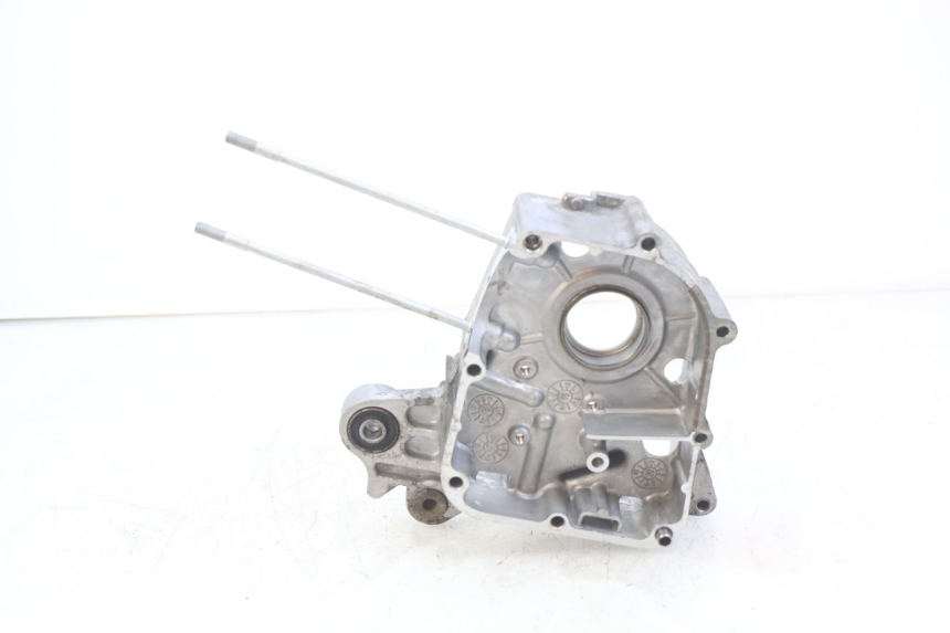 photo de CARTER MOTEUR DROIT KYMCO AGILITY 16+ 4T 50 (2018 - 2023) - Gros plan technique