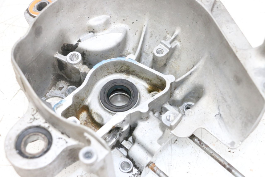 photo de CARTER MOTEUR DROIT MBK BOOSTER SPIRIT NAKED 50 (2004 - 2017) - Vue produit