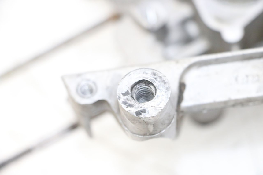 photo de CARTER MOTEUR DROIT MBK BOOSTER SPIRIT NAKED 50 (2004 - 2017) - Points de fixation