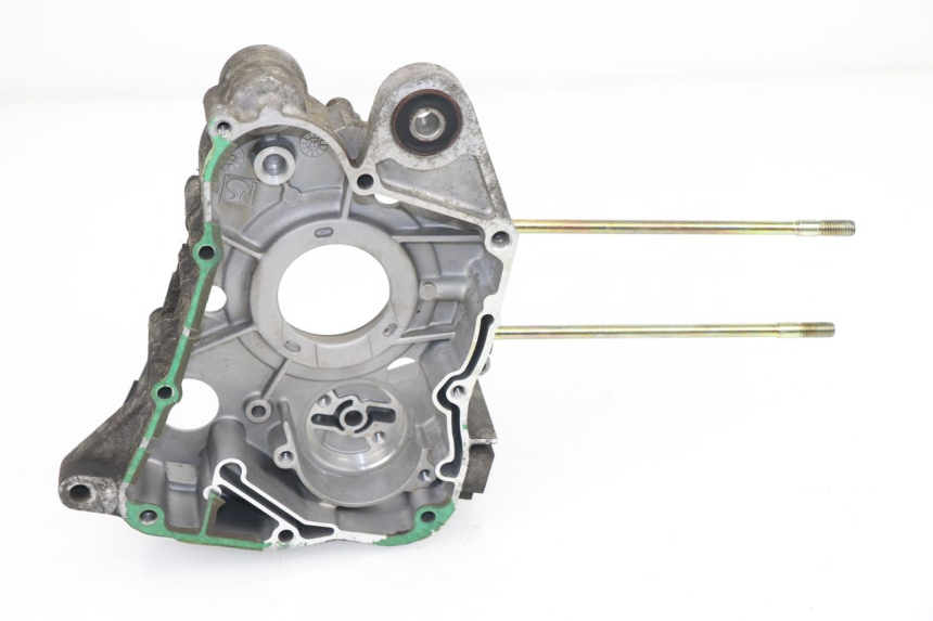 photo de CARTER MOTEUR DROIT DAELIM BESBI 125 (2007 - 2008) - Autre angle de vue