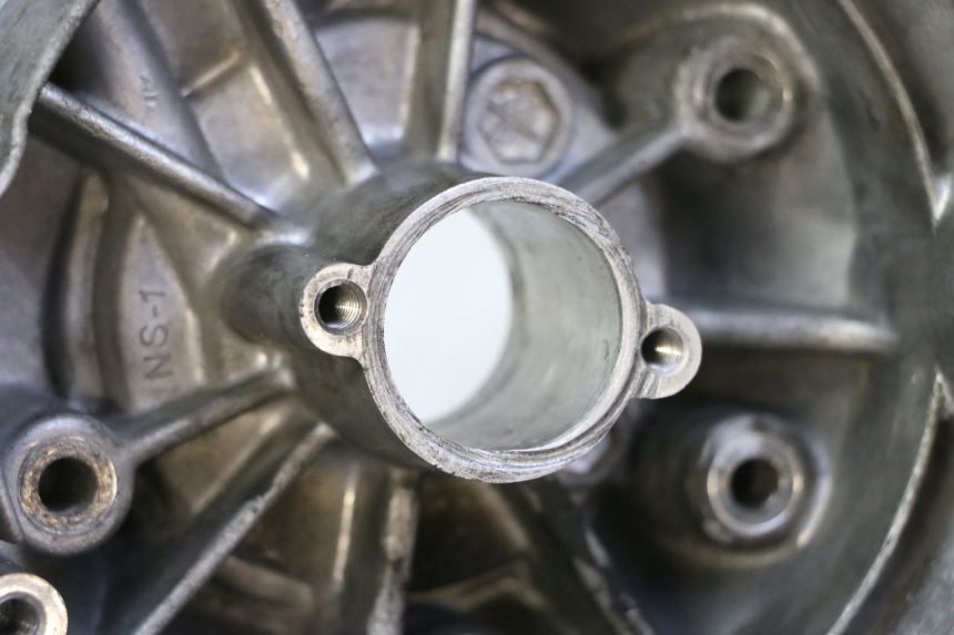 photo de CARTER MOTEUR DROIT PEUGEOT KISBEE 2T 50 (2018 - 2022) - Détail de la pièce